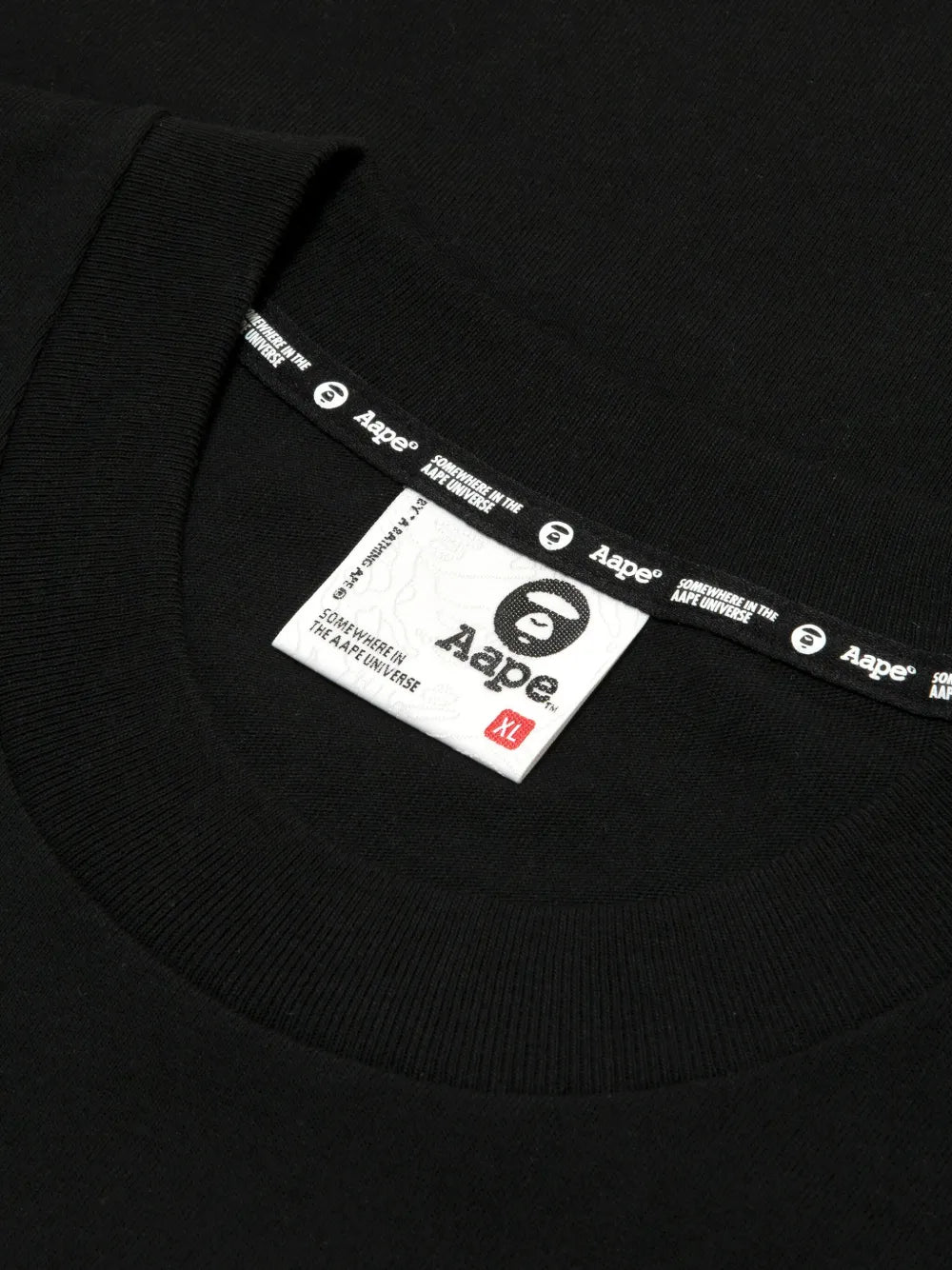 PLAYERA AAPE BY *A BATHING APE® KOI FISH LOGO