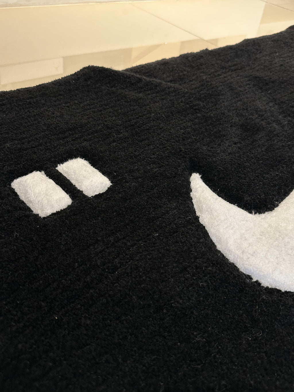 ALFOMBRA “SWOOSH” (1.50m x 0.85m)