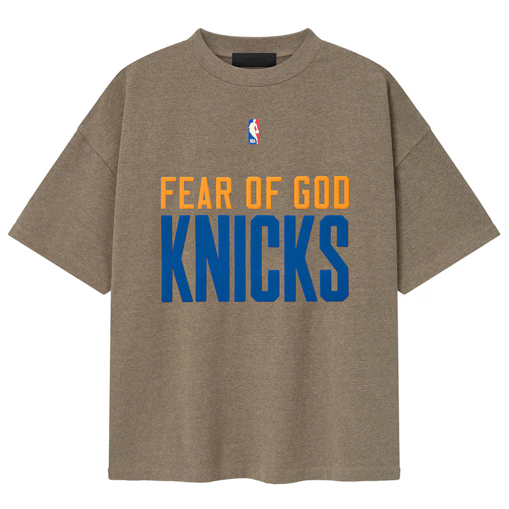 PLAYERA ESSENTIALS FEAR OF GOD x NBA NEW YOR KNICKS 90s (POR PEDIDO)